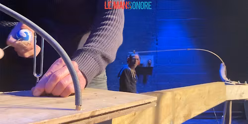 TOUCHER - Musique \u00e0 travers les solides