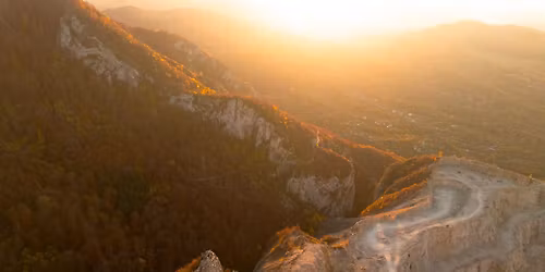 Chei, mănăstiri și impact antropic