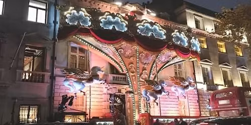 Christmas Lights and Festive Pubs Walking Tour