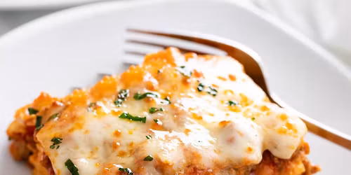 Friendsgiving Lasagna Night!