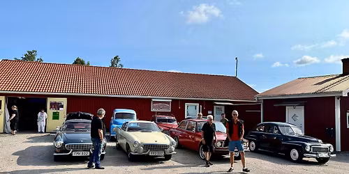 \u00c5rligt \u00f6ppet hus med begagnat, NOS loppis, outlet och n\u00e5got att \u00e4ta :)