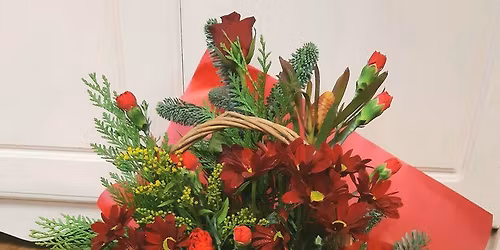 Fun Floristry: make a Christmas basket