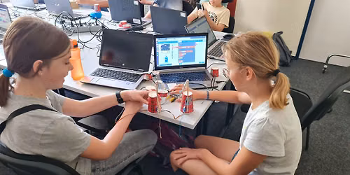 Ukrainian Hacker School \/IT Kinderschule. \u041c\u0430\u0448\u0438\u043d\u043a\u0438 Zumi \u0442\u0430 \u043a\u043e\u043c\u043f. \u0437\u0456\u0440.