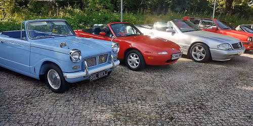 Classic cars at the hospice