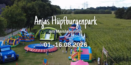 H\u00fcpfburgenpark an Bauer Johnnys Maislabyrinth