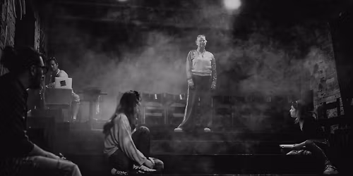 Zsolnay Sz\u00ednh\u00e1z* A.P.(ert\u00fara) Csehov \u2013 Sir\u00e1ly \/\/ P\u00e9cs