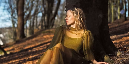 Stina Kjelstad p\u00e5 Fabrikken