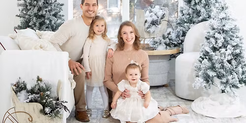 Holiday Mini Sessions in our Studio!\ud83c\udf84