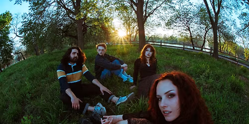 POOL KIDS - Hamburg, Hebeb\u00fchne