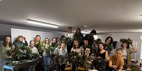 \u015awi\u0105teczne Wiankowanie z Ag\u0105 Such\u0105 w Dobrym Miejscu