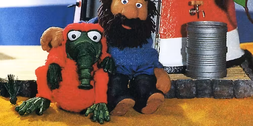 KINDERTHEATER DES MONATS - ES KAM AUS \u00dcBERSEE