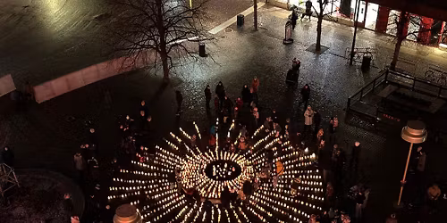 1000-tals lyktor - en ljusmanifestation f\u00f6r barnens r\u00e4ttigheter