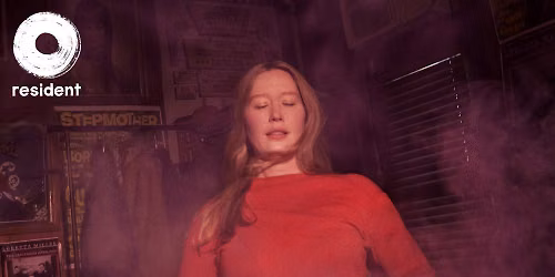 Julia Jacklin: Live + Signing