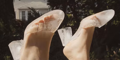 Pearls (a Thermodynamic Striptease) by Itala Aguilera