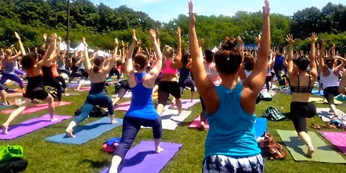Free yoga in the park