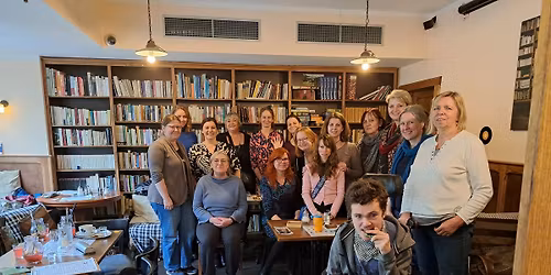 Neform\u00e1ln\u00ed setk\u00e1n\u00ed pe\u010duj\u00edc\u00edch