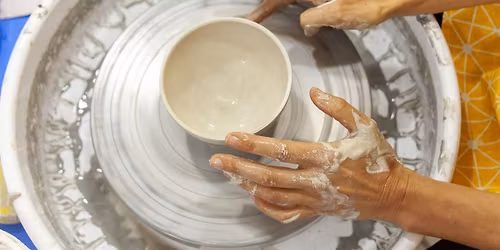 Copie de Try wheel-throwing for the first time \u2014 no French required.