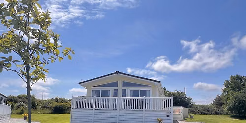 Fabulous 2 bedroom Lodge and 3 bedroom caravan at Trevella Park 
