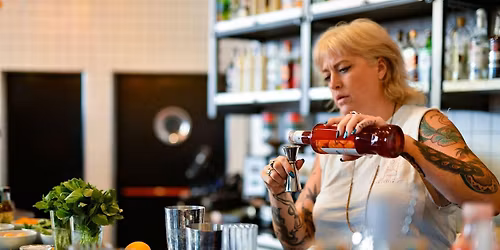 SINGLE, NOT SORRY \u2013 Taller de c\u00f3cteles para solteros y amigos