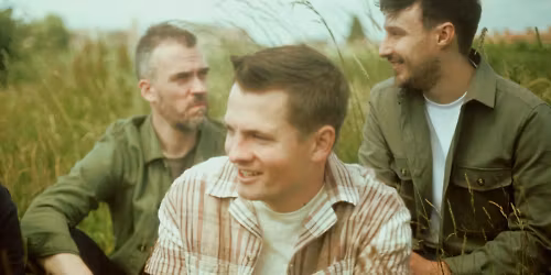 Tide Lines in D\u00fcsseldorf