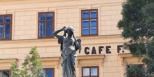Wiener Wieden - Gr\u00e4tzlspaziergang durch den 4. Bezirk mit Gratisblick in die Karlskirche