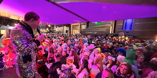 Te land, ter zee en voor \u2018t Swolsch Caf\u00e9 2027