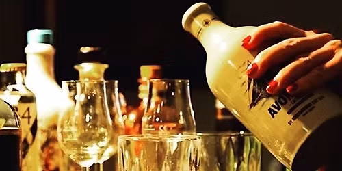 Kopie von INTO THE DEEP - alles, was Ihr \u00fcber Gin wissen wollt