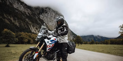 REV X 3 Foliage Canyon Ride Out | REVER - RevZilla - REV'IT!