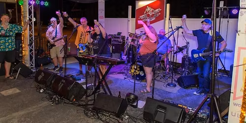 Cherry Blonde rocks the OK Caf\u00e9 Patio!