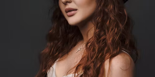 Lexi James ar Bonfire