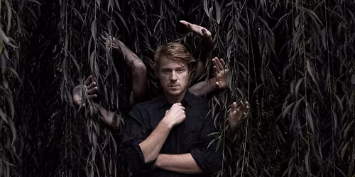 TOPOL_Ozv\u011bny pt\u00e1k\u016f ve vile L\u00f6w Beer (premi\u00e9ra)