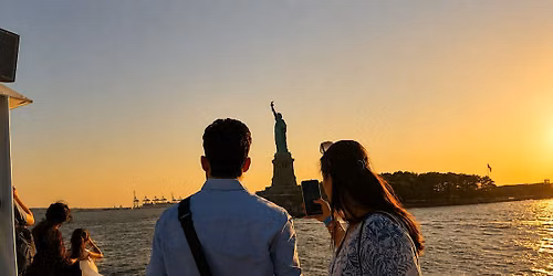 NYC Sunset Boat Party | Daily at 5:00 PM & 7:00 PM Pier 36