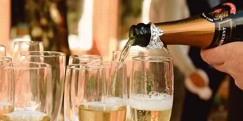 Nyt\u00e5rs Champagnesmagning