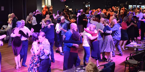 Milonga New Kwartier. Dj Gerrit Huijgen