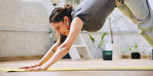 108 Nap\u00fcdv\u00f6zlet \u00e9s j\u00f3ga nidra a m\u00e1jusi holdt\u00f6lte erej\u00e9vel