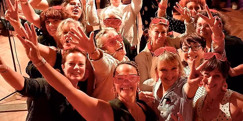 Les Supersoniques chantent pour 11.11.11