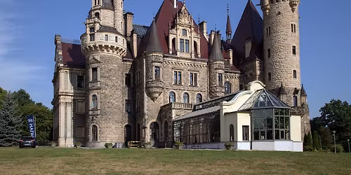 OPOLSZCZYZNA (Opole \u2013 Zamek Moszna \u2013 Winnica)