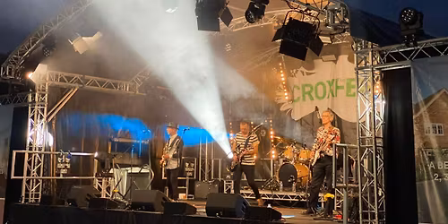 The Polaroidz playing at The Crooked Crow Bar, Leighton Buzzard