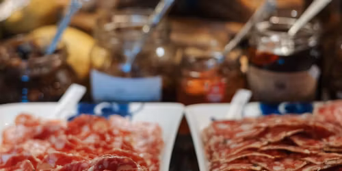 Pinse Forlaavelsesbuff\u00e9t, Leonards Forlaavelse 