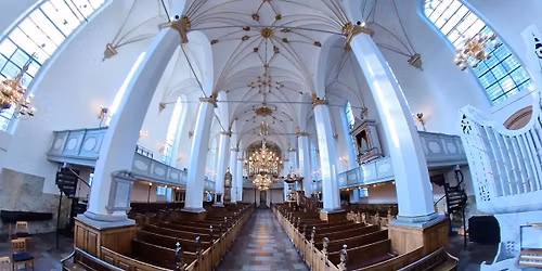Forfatteropl\u00e6sning og f\u00e6llessang @Trinitatis Natkirke