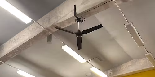 V\u00e1no\u010dn\u00ed lekce akro j\u00f3gy v HK - PRO V\u0160ECHNY