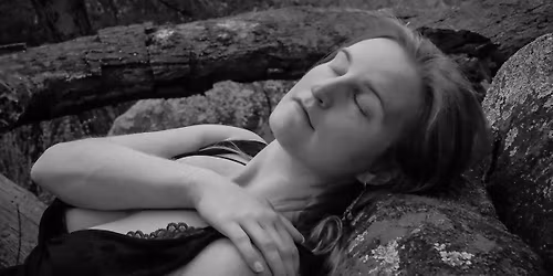 COMMUNITY MONDAYS: Artist Spotlight - Anna May