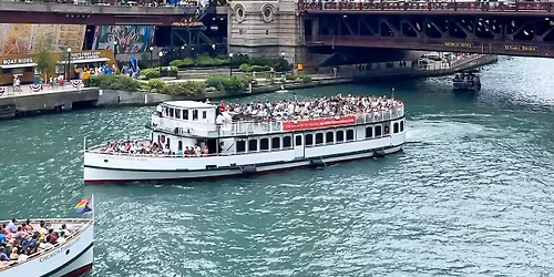 Chicago Architecture Center River Cruise at Chicagos First Lady