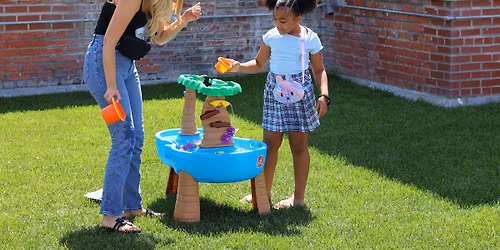 Crafting in the Courtyard at the Botanical Gardens