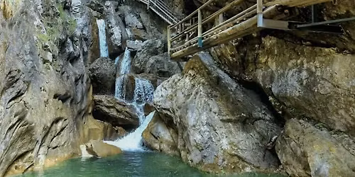 Kir\u00e1ndul\u00e1s Grazba \u00e9s a Medve-szurdok felfedez\u00e9se