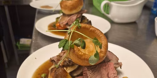 SIPS & GIGGLES: Bottomless Brunch Fridays & Saturdays