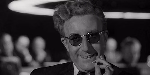 Dr. Strangelove - j\u00f3las\u00fdning Svartra Sunnudaga!