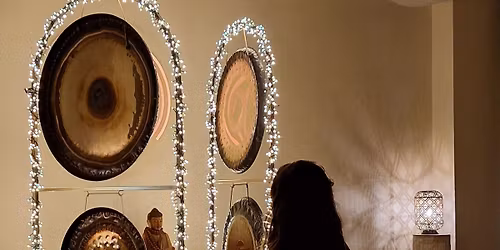 Trojkr\u00e1\u013eov\u00e1 Gong Joga Nidra (Vesm\u00edrne gongy) 