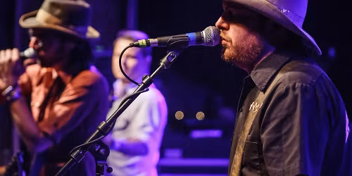 Micky & The Motorcars, Reckless Kelly in Glen Rose