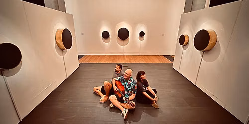 Linger \u2013 A Live Performance of Voice, Guitar & Movement